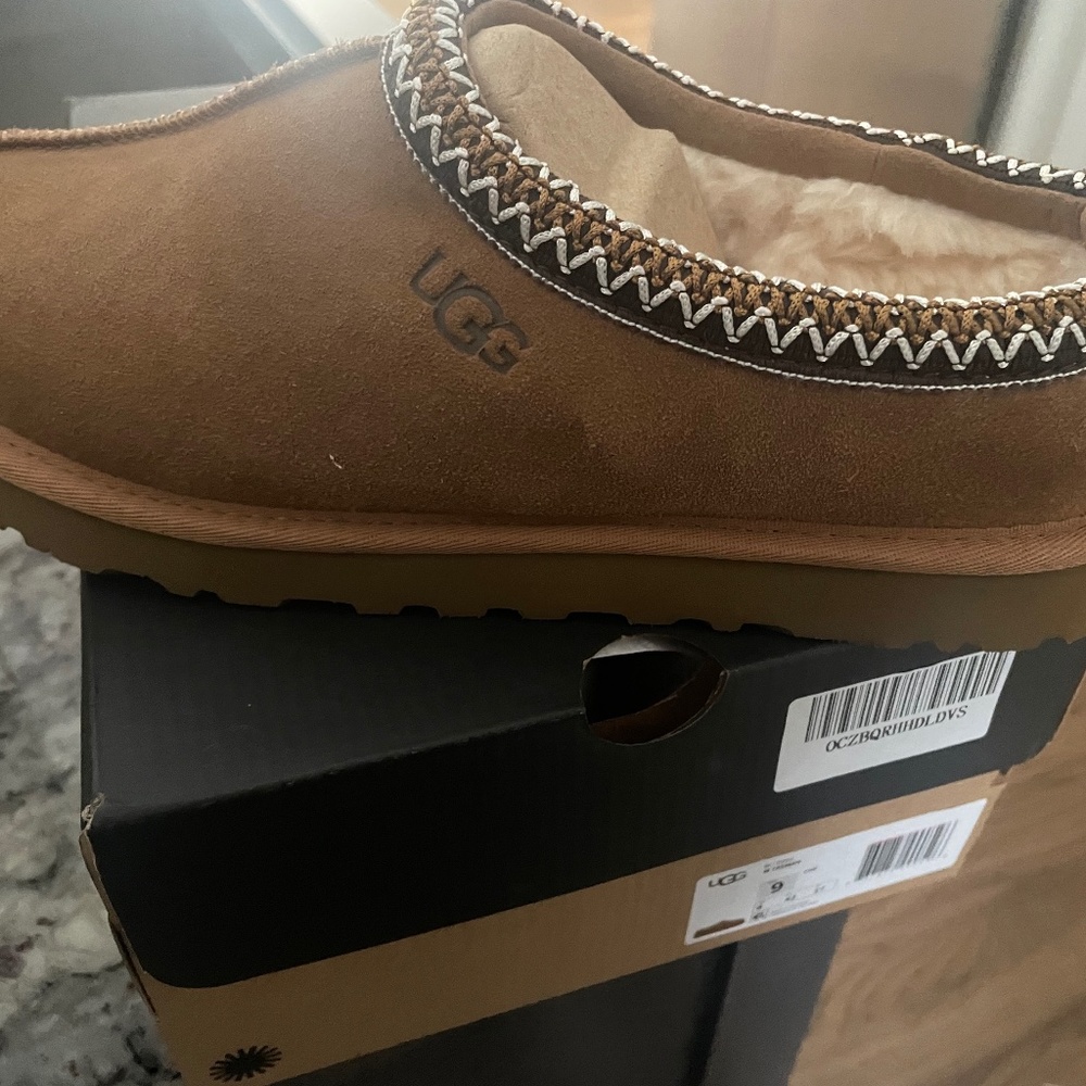 UGG Tasman
